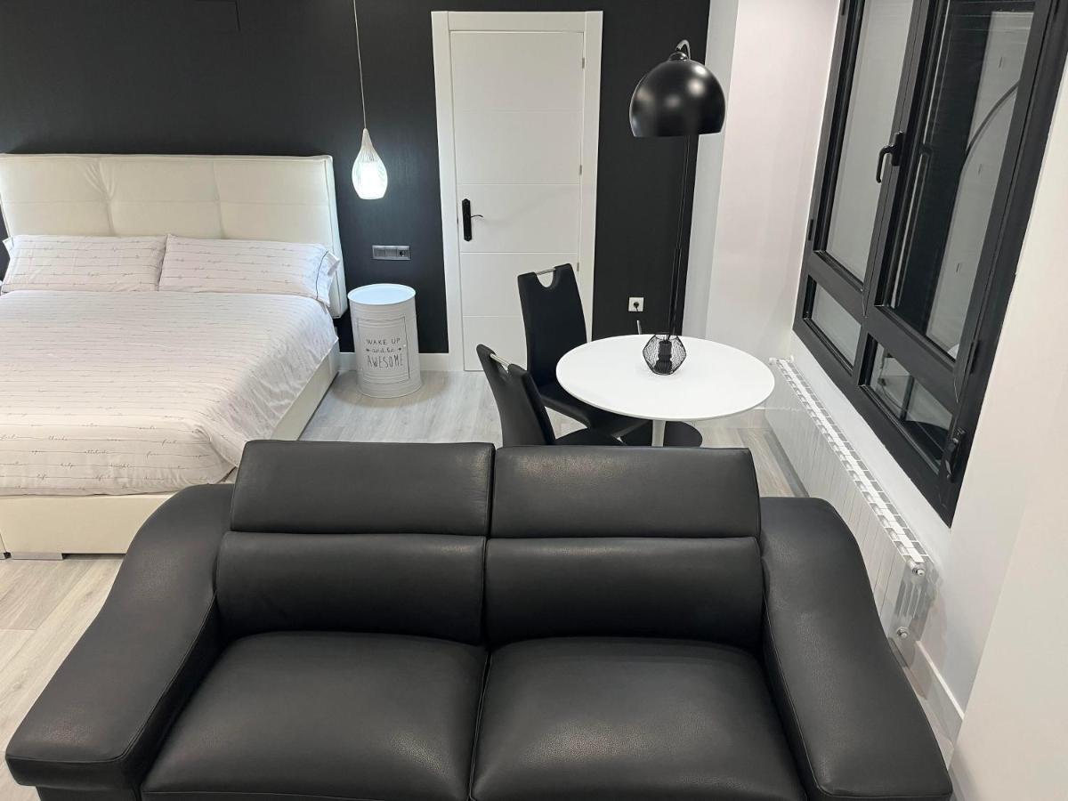 Black And White Suite "La Marinera" Castro Urdiales Exterior foto