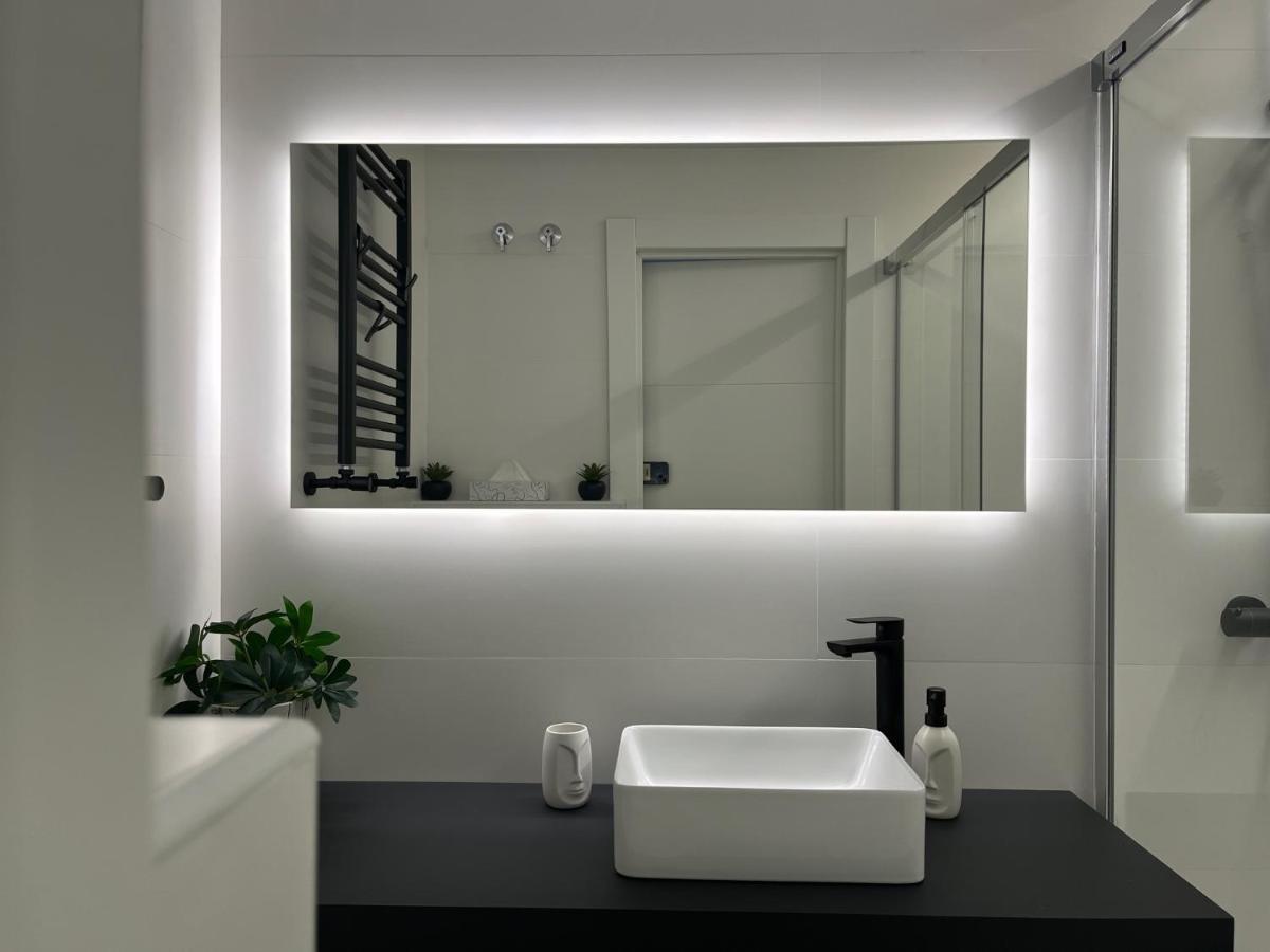 Black And White Suite "La Marinera" Castro Urdiales Exterior foto