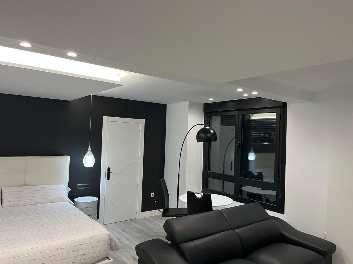 Black And White Suite "La Marinera" Castro Urdiales Exterior foto