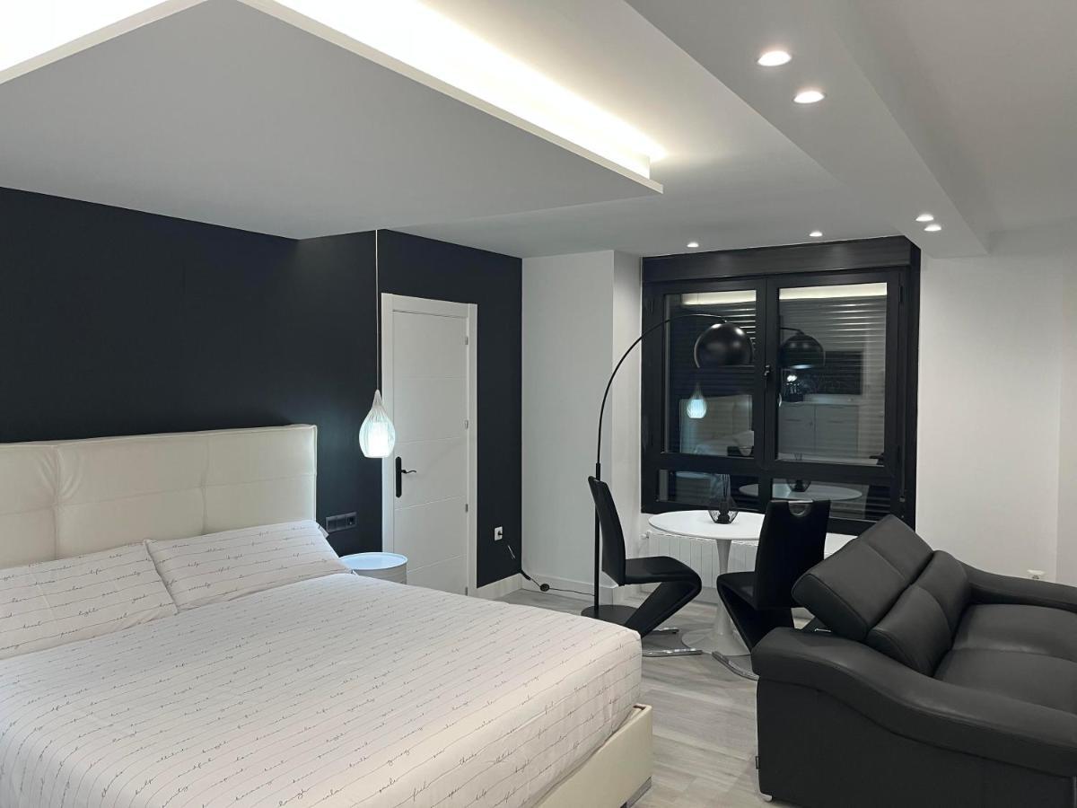 Black And White Suite "La Marinera" Castro Urdiales Exterior foto