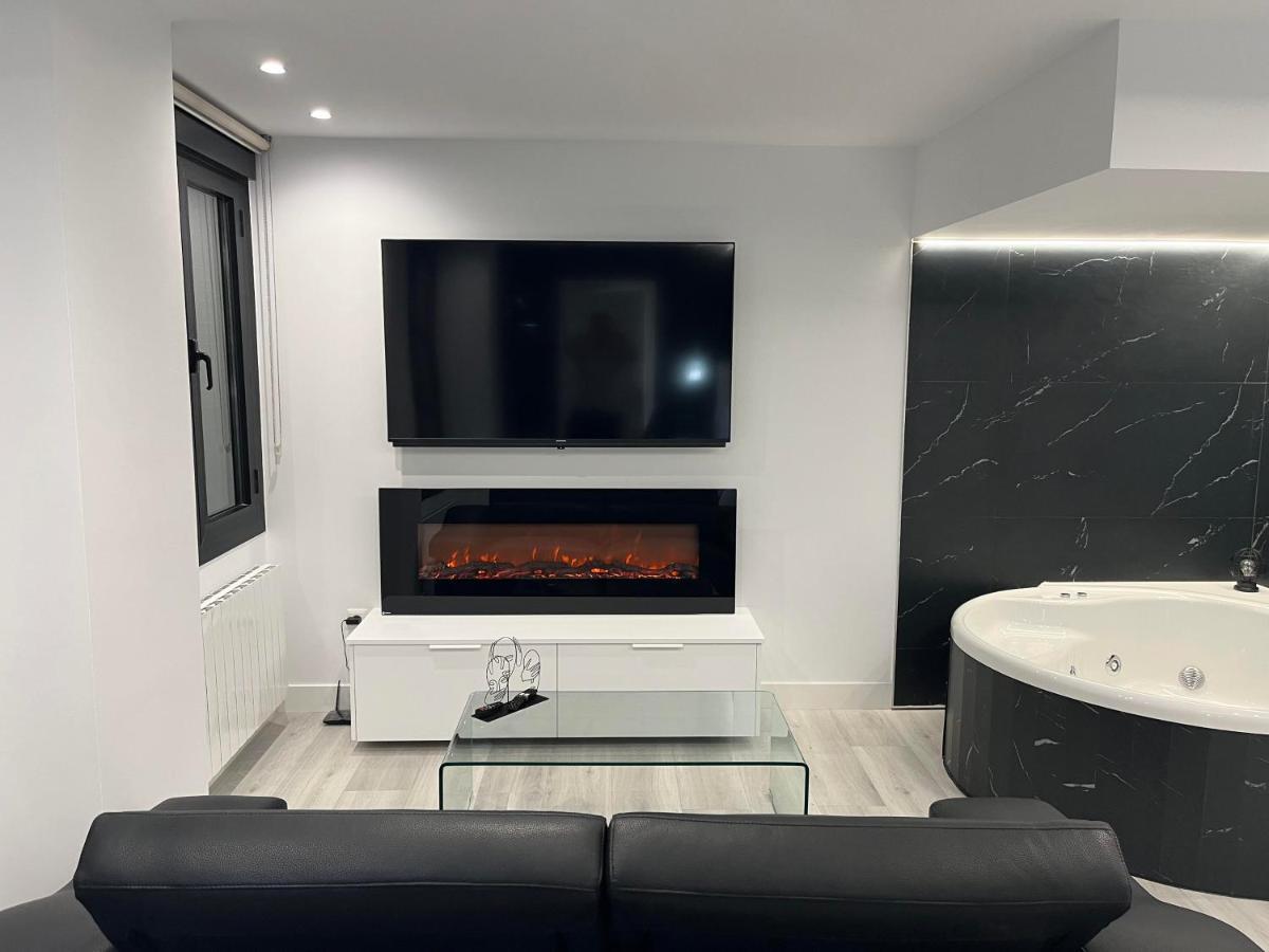 Black And White Suite "La Marinera" Castro Urdiales Exterior foto