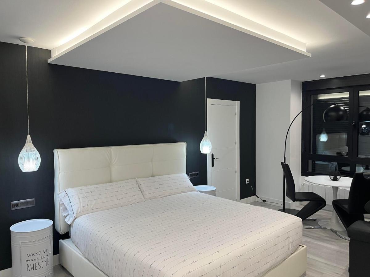 Black And White Suite "La Marinera" Castro Urdiales Exterior foto