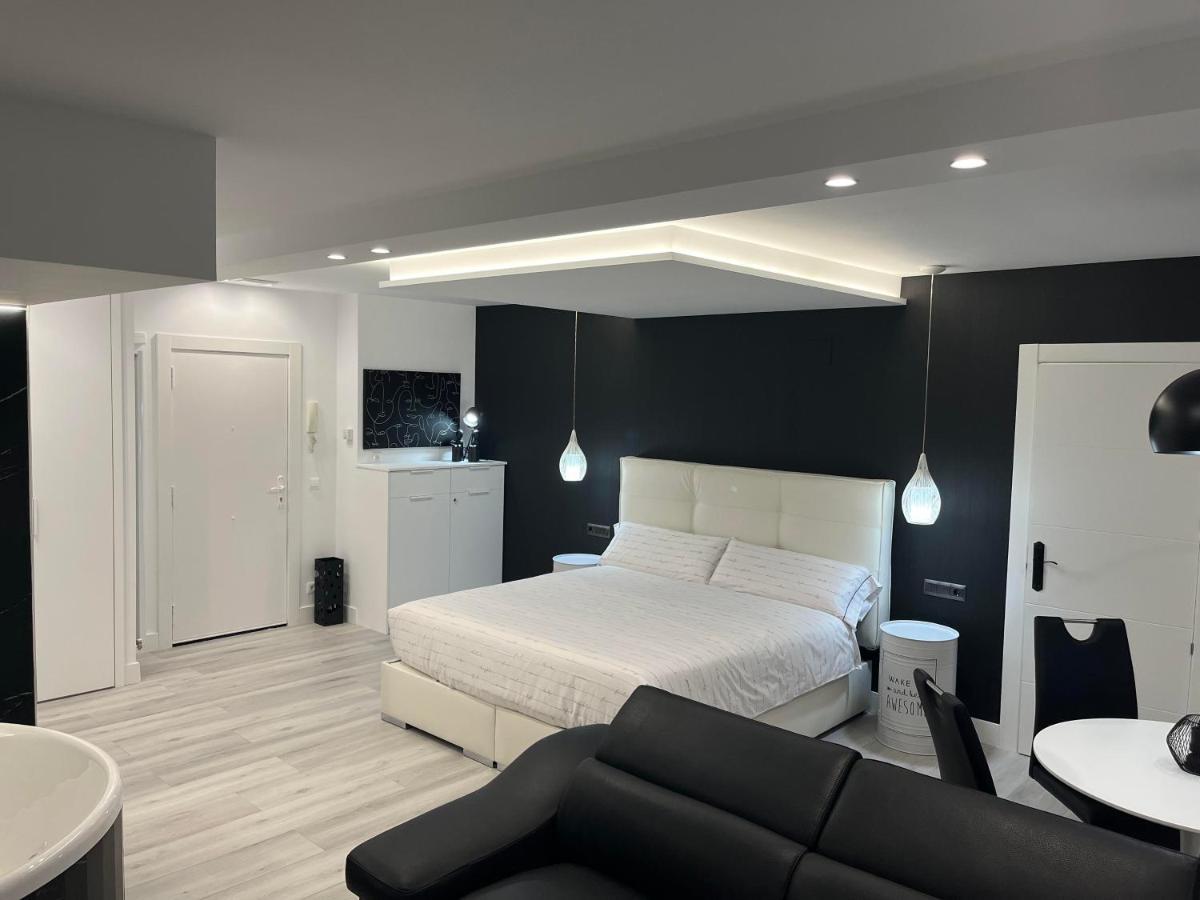 Black And White Suite "La Marinera" Castro Urdiales Exterior foto